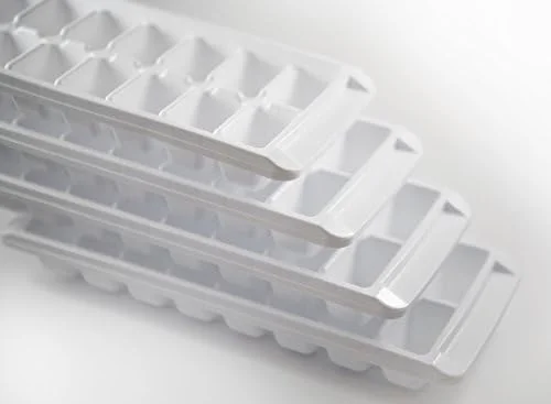 White Easy-Release Ice Cube Tray Set – 4 Trays, 64 Cubes